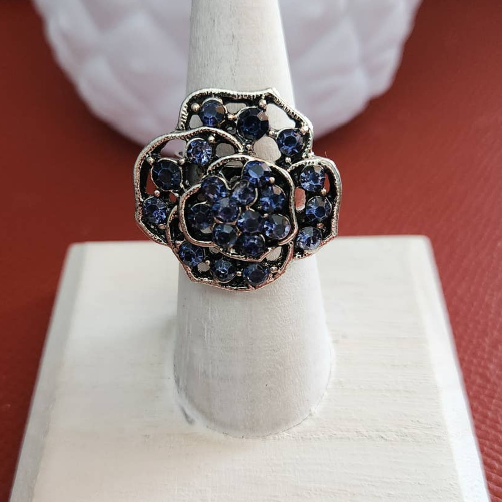 Flower Statement Ring with Deep Blue Rhinestones in Antique Silver Tone
